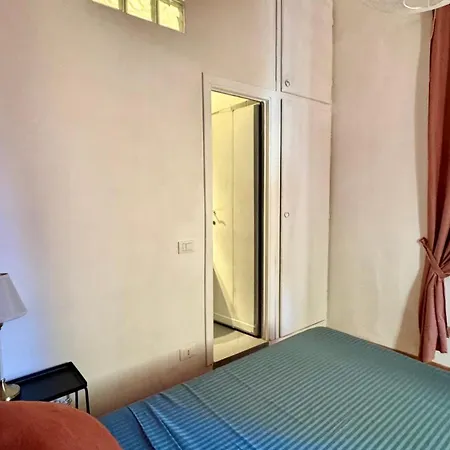 Daire Pothos By Monteverdi